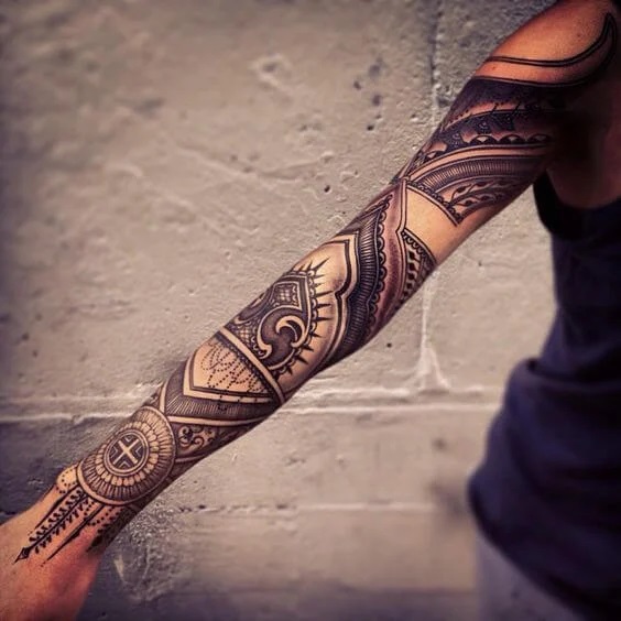 tatouage tribal avant bras femme